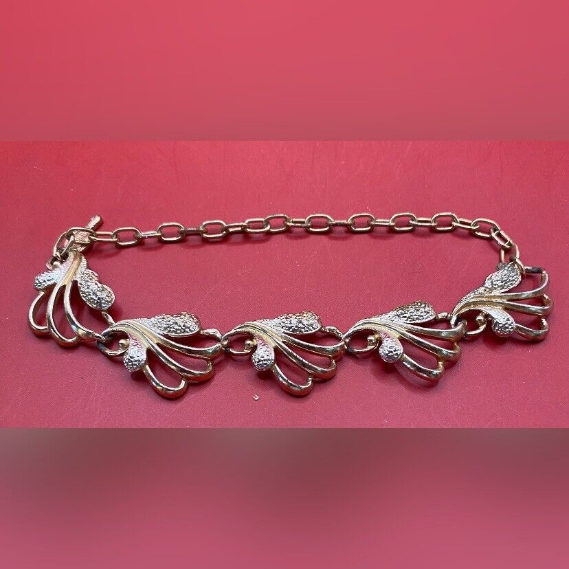 Vintage Sarah Coventry Bracelet Gold Tone Floral Adjustable